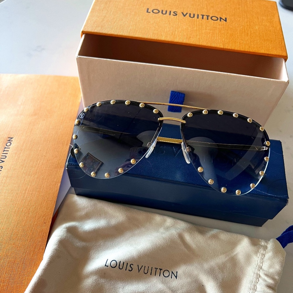 Louis Vuitton The Party Grad Blue and Gold Aviator Sunglasses